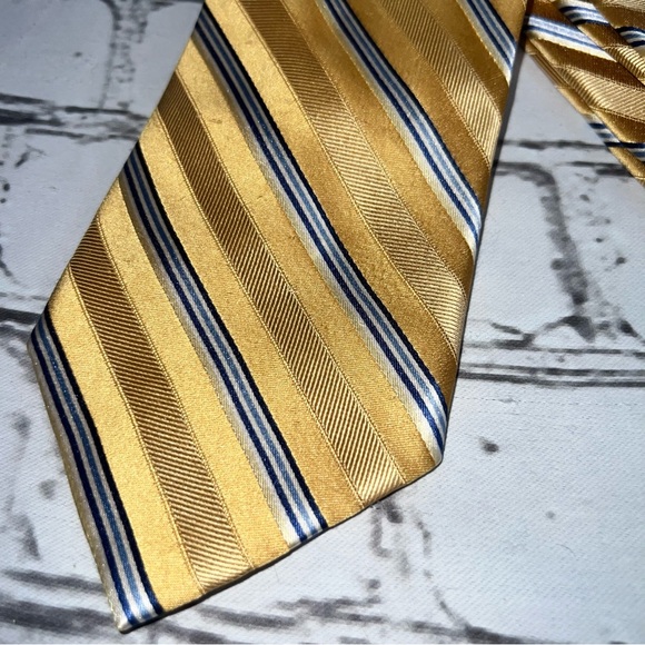 Michael Kors Men Tie w/ signs of wear - Picture 2 of 7